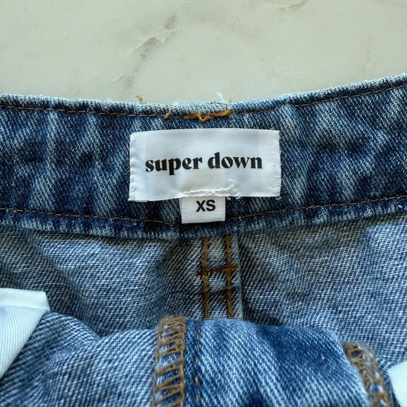 Superdown - Picture 5 of 8